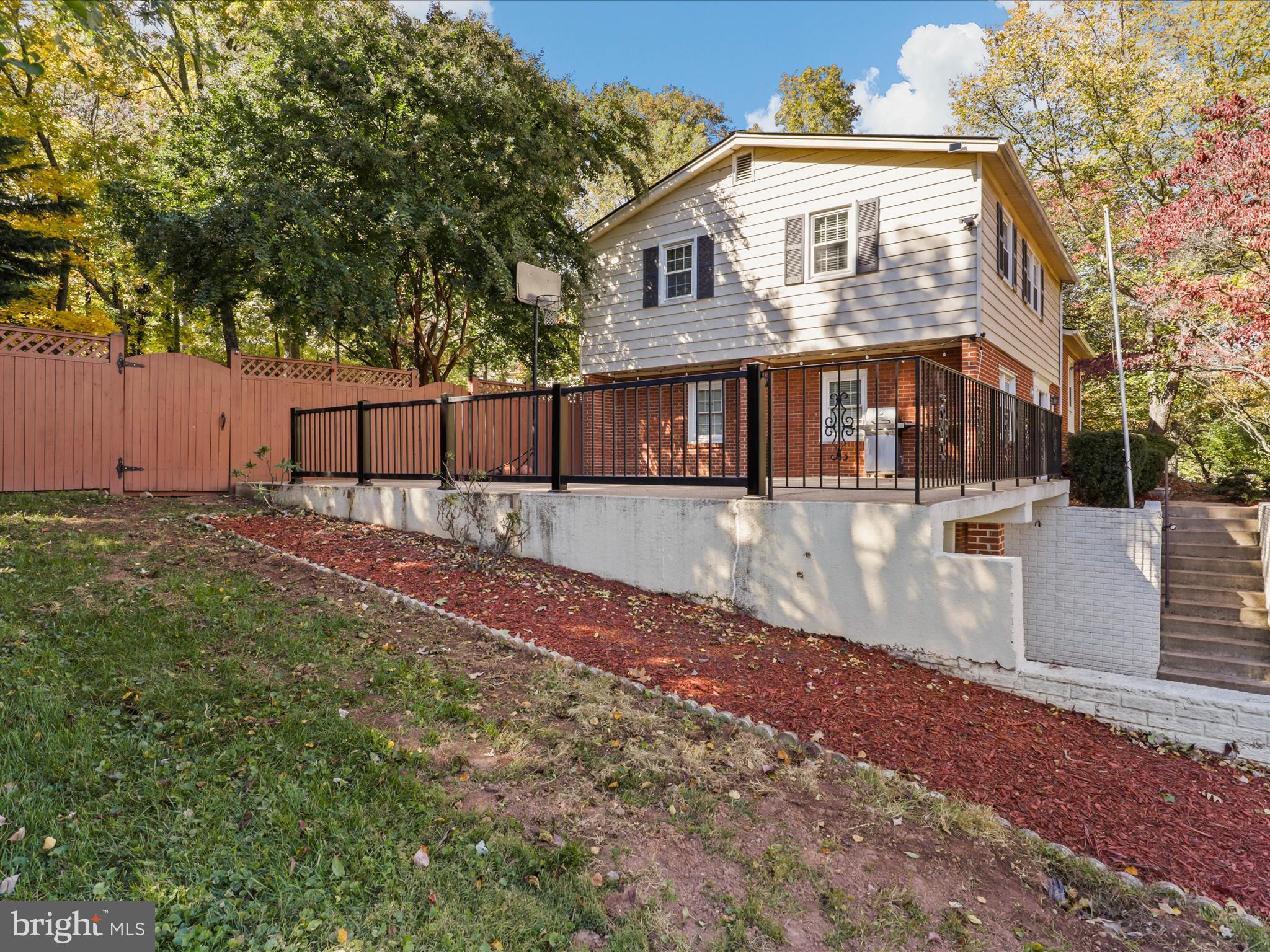8702 Fort Dr