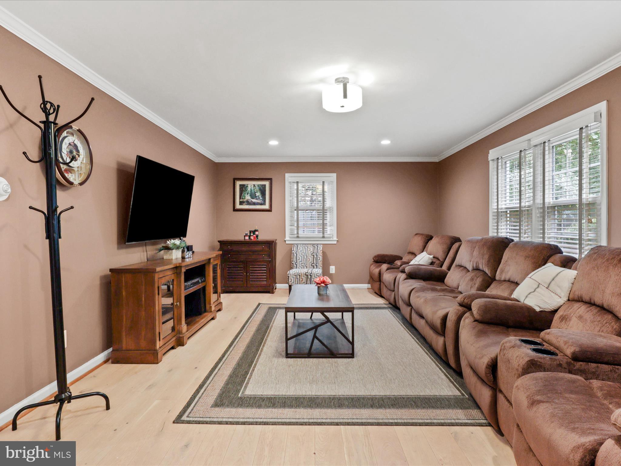 8702 Fort Dr