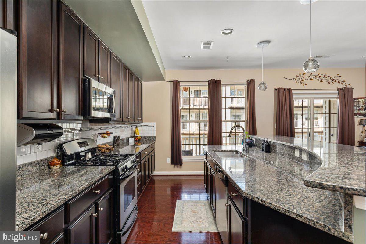 7828 CEDAR BRANCH DRIVE