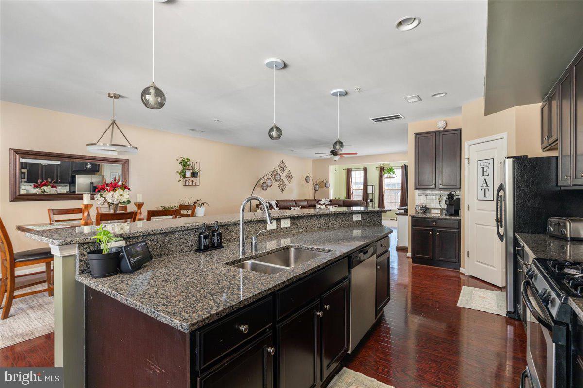 7828 CEDAR BRANCH DRIVE