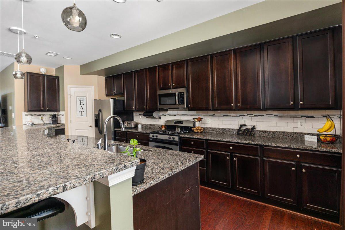 7828 CEDAR BRANCH DRIVE