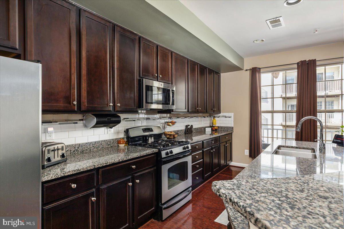 7828 CEDAR BRANCH DRIVE