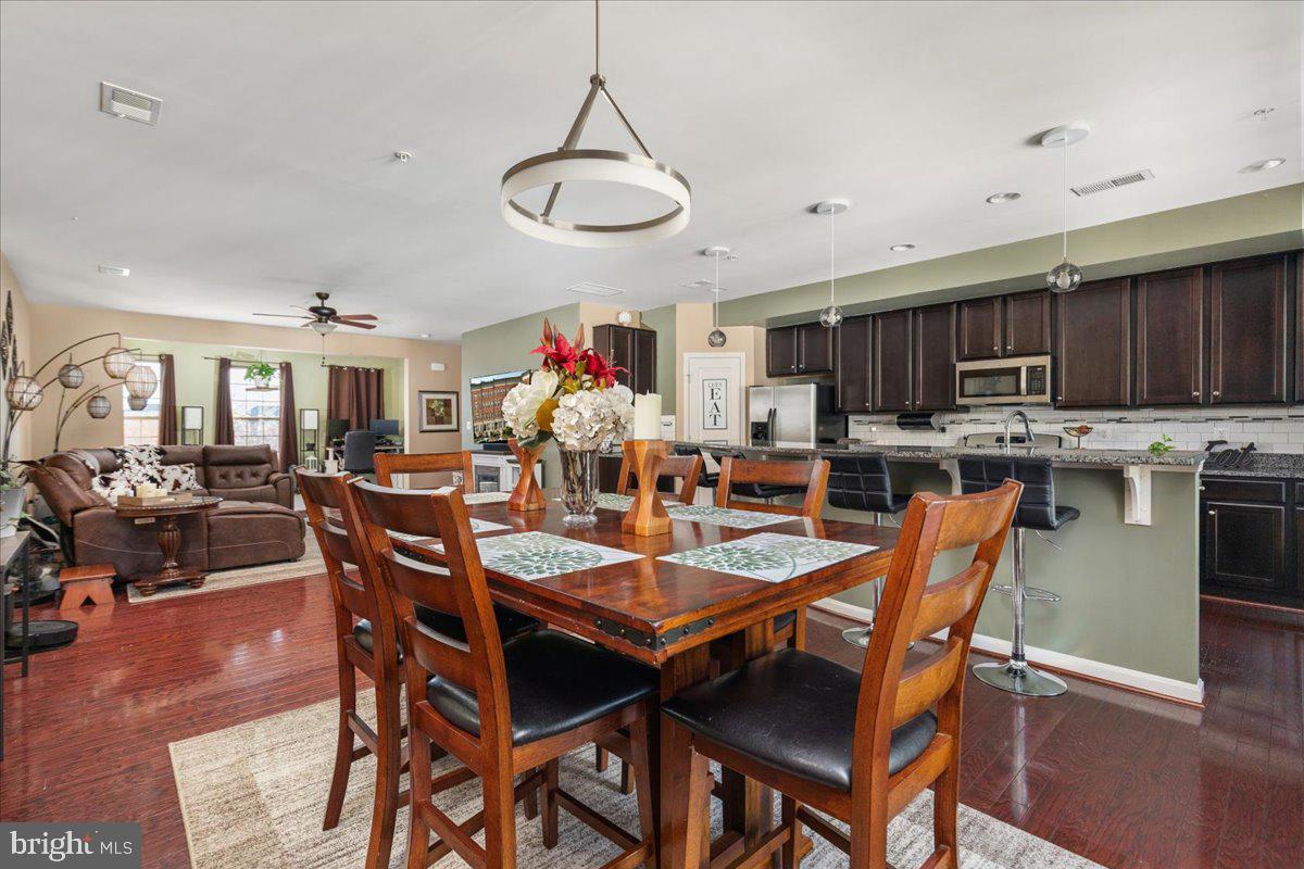 7828 CEDAR BRANCH DRIVE