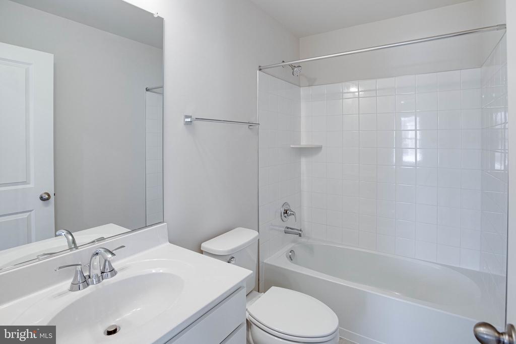 3978 SHIRE MEADOW LANE