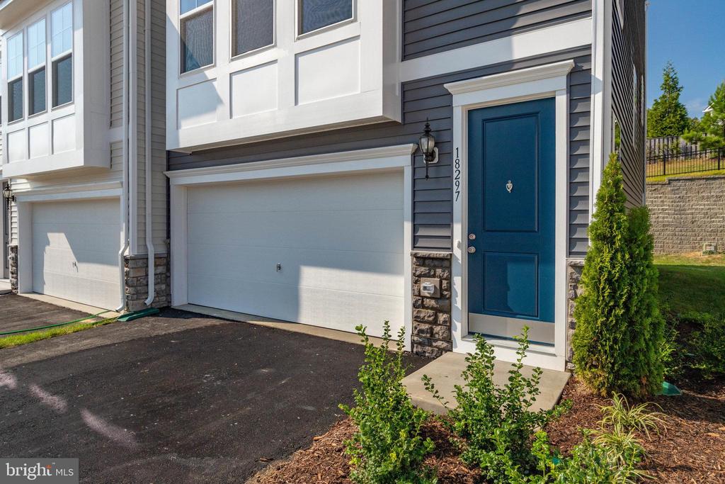 18297 SUMMIT POINTE DRIVE
