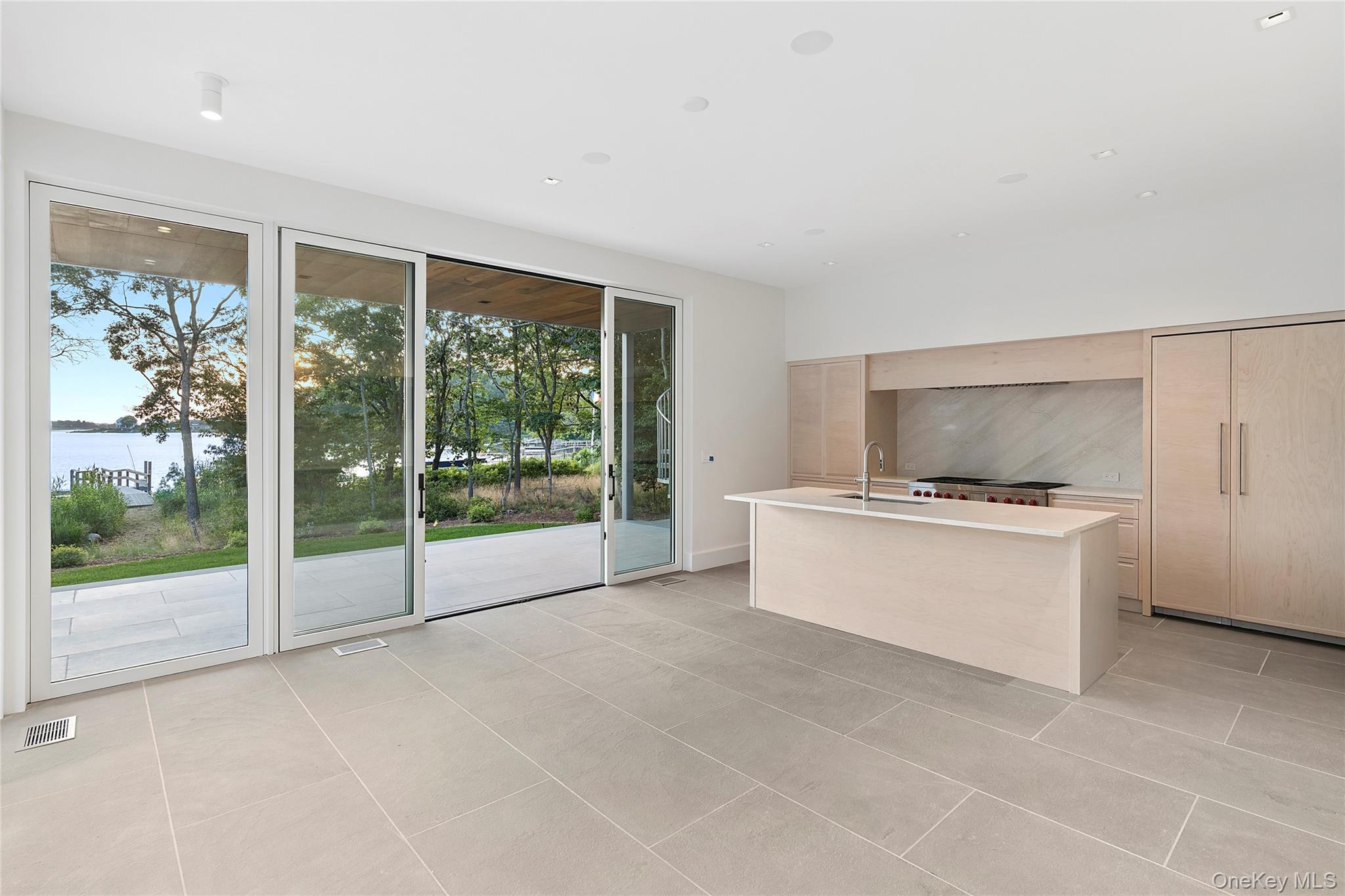 25 Bluff Point Road