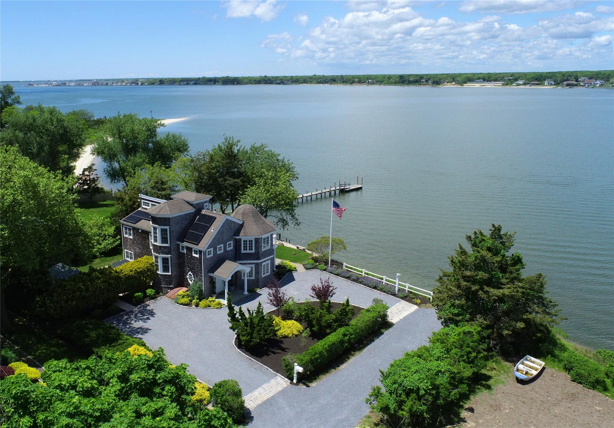 33 Mineola Court