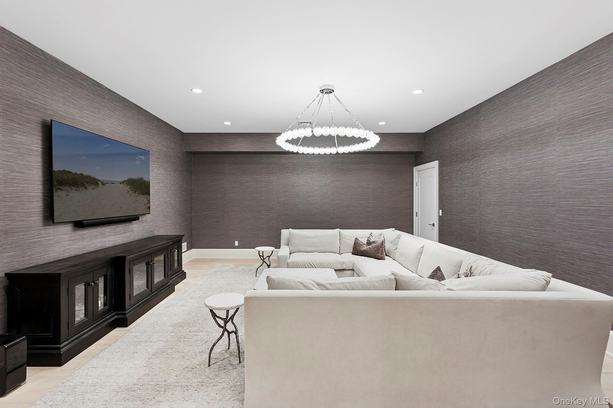 471 Middle Line Highway