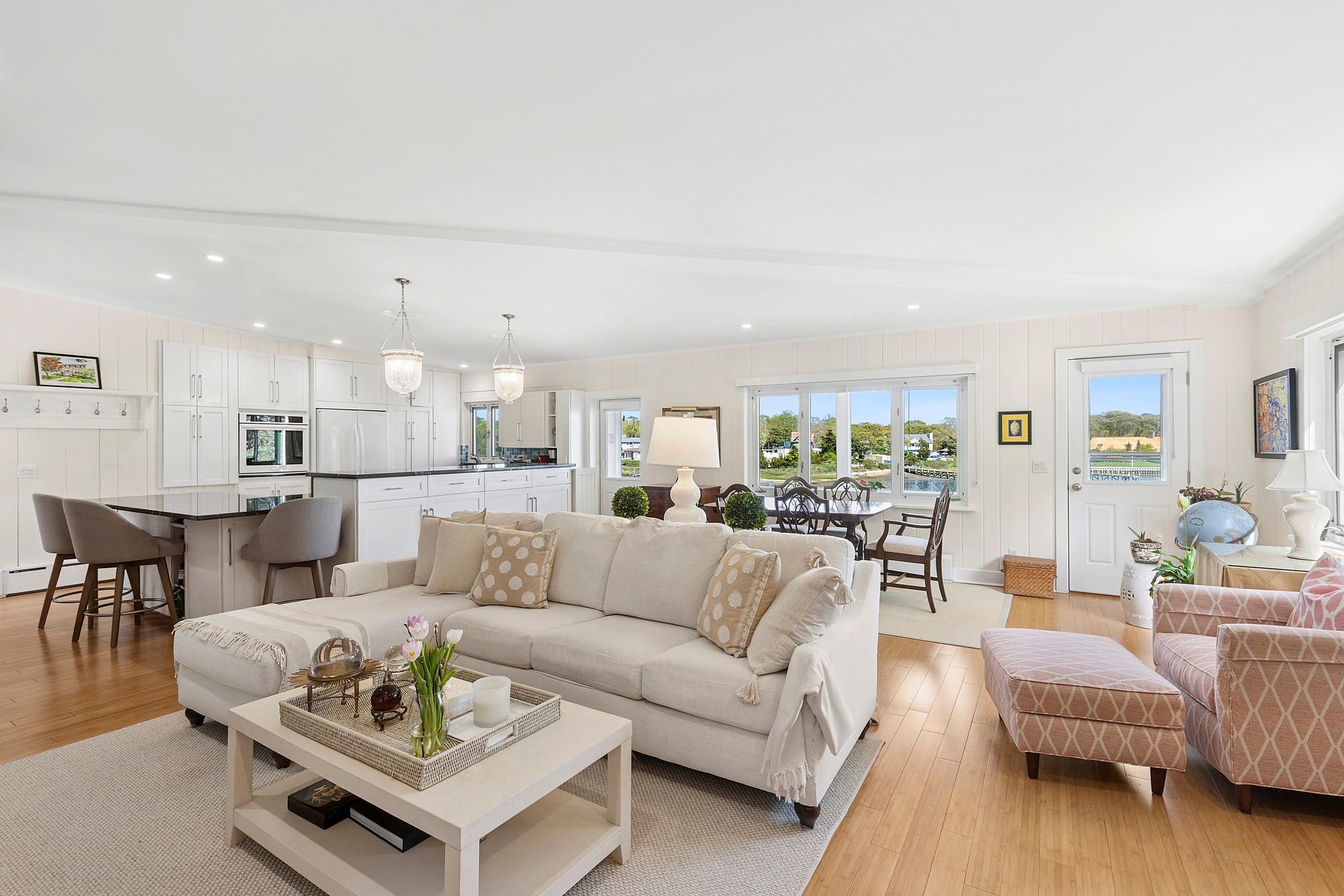 47 Rampasture Road Unit: Apt. M