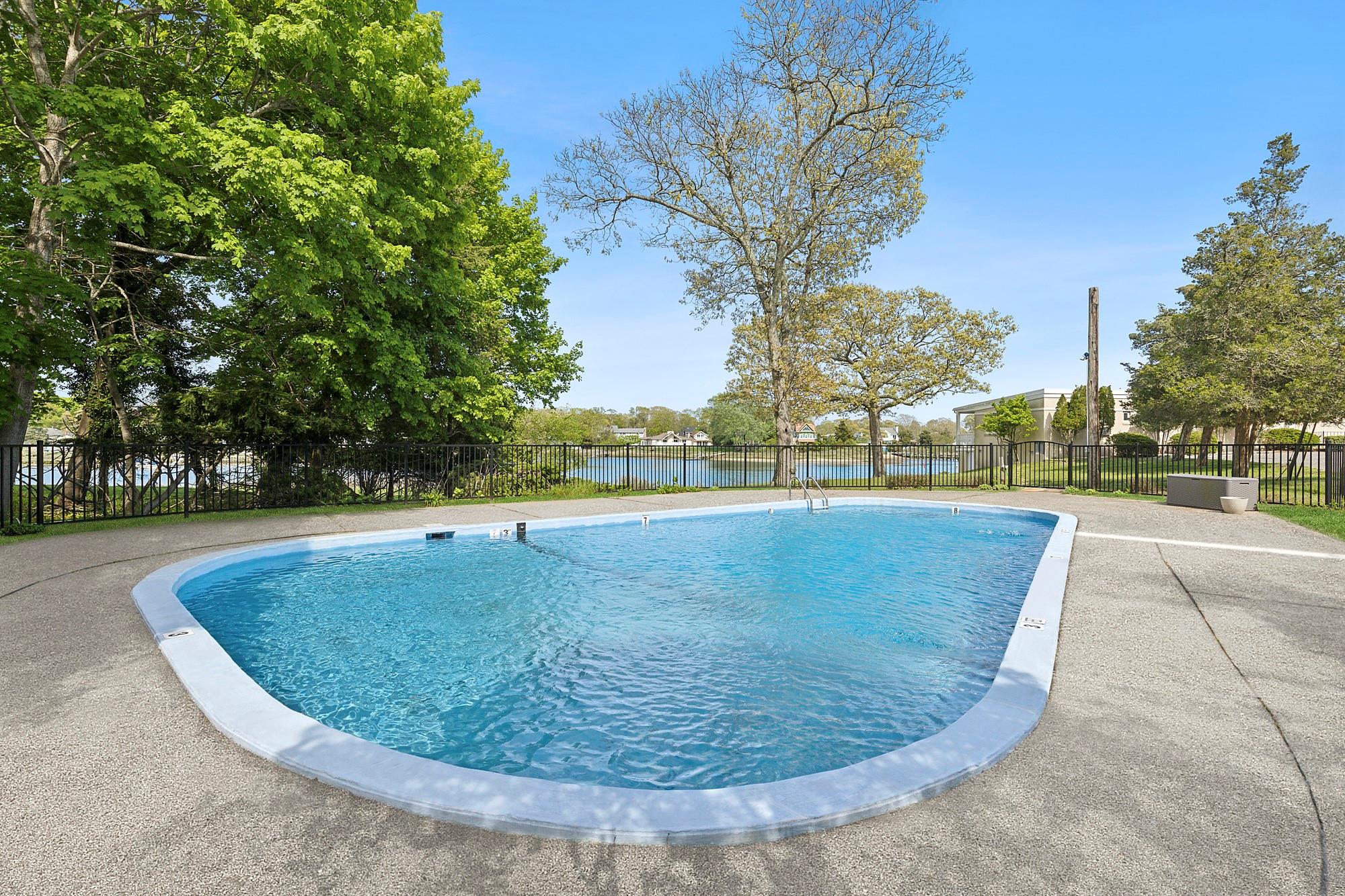 47 Rampasture Road Unit: Apt. M