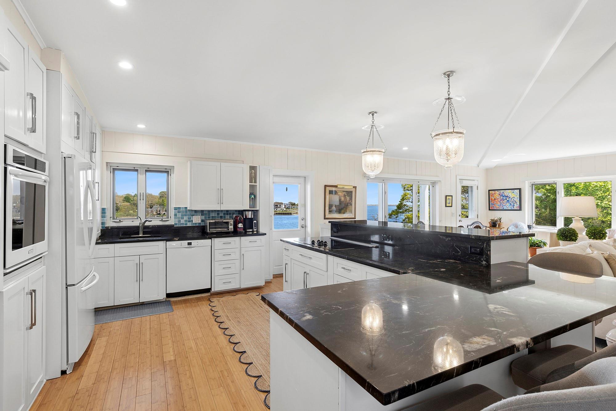 47 Rampasture Road Unit: Apt. M