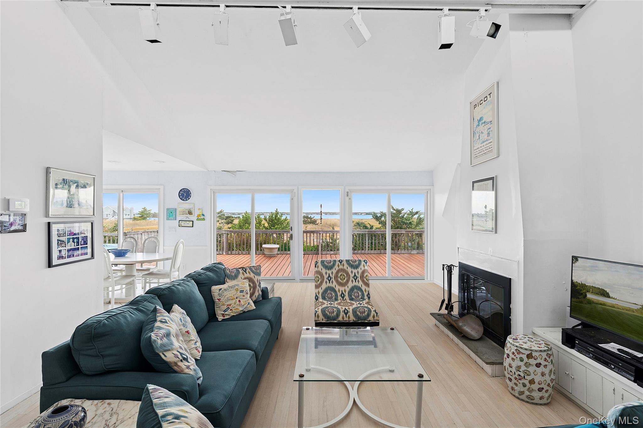 542 Dune Road