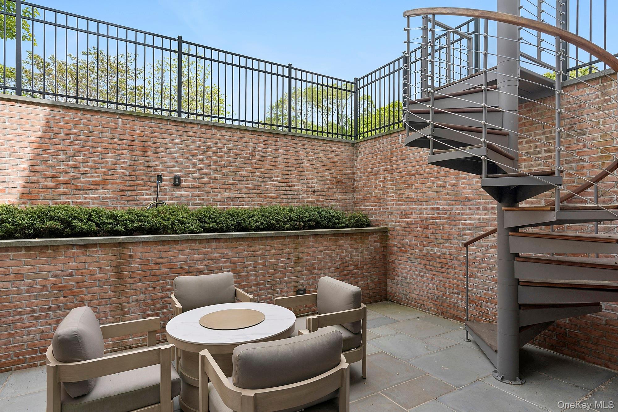4 Heatherwood Lane
