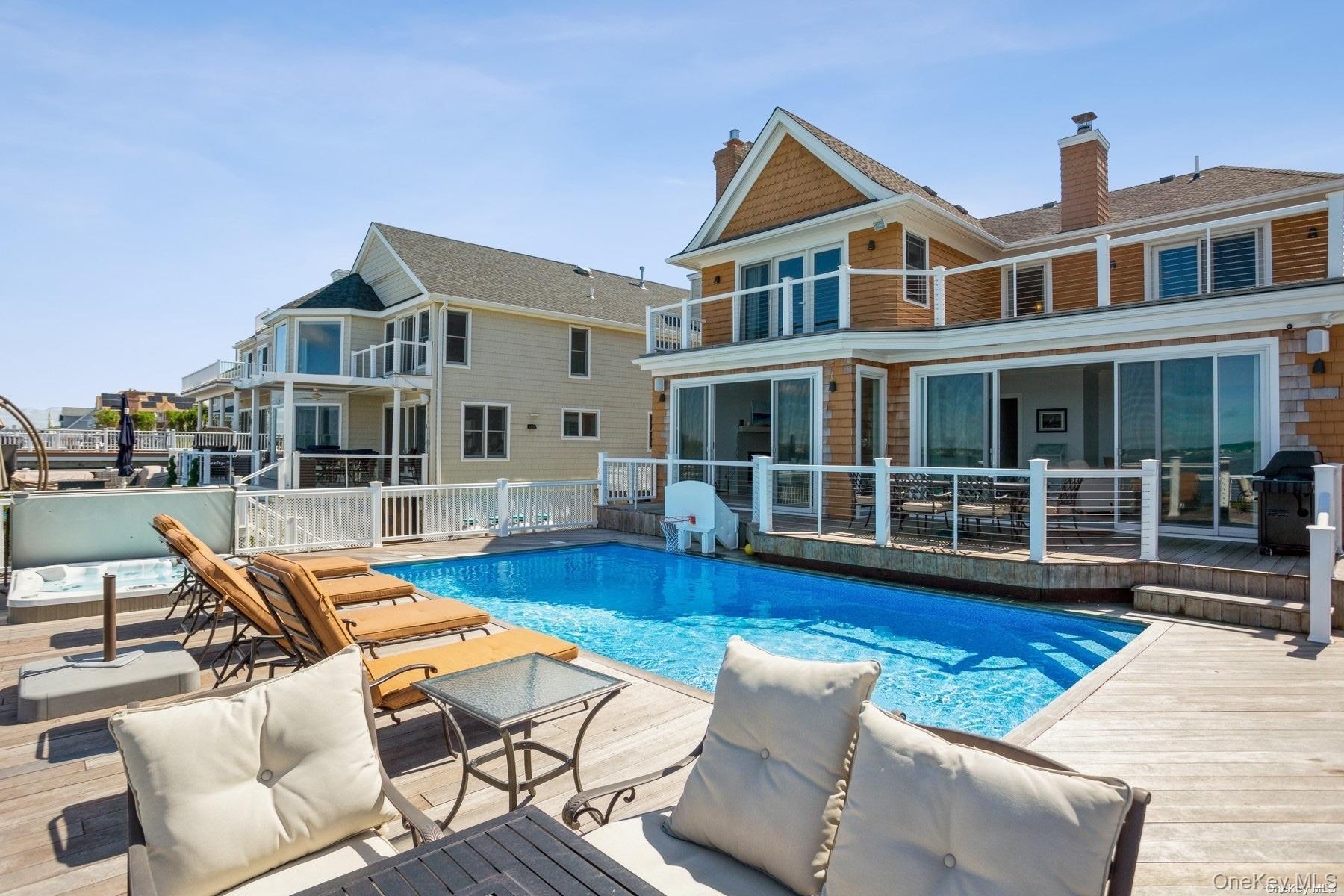 676 Dune Road