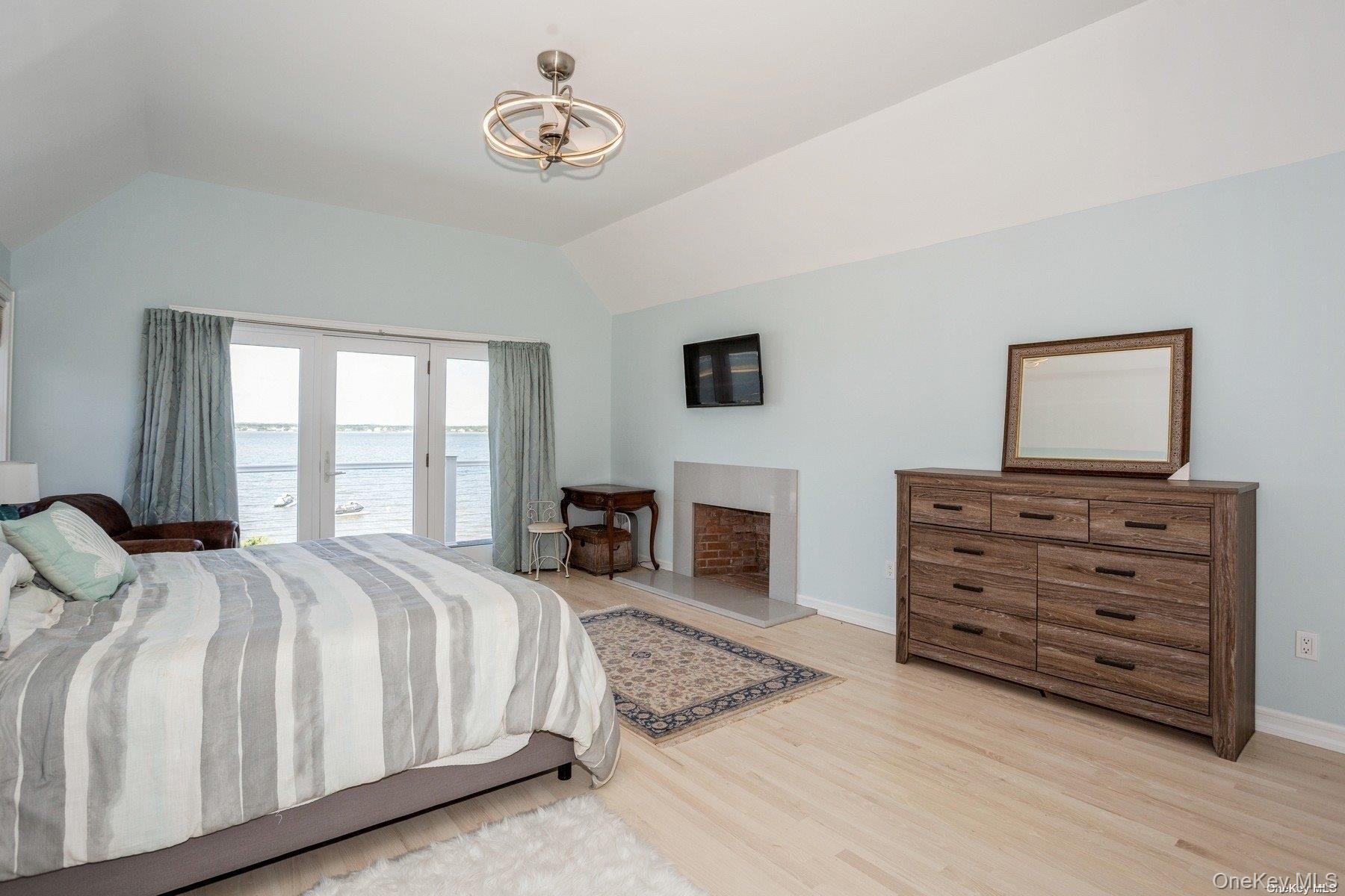 676 Dune Road