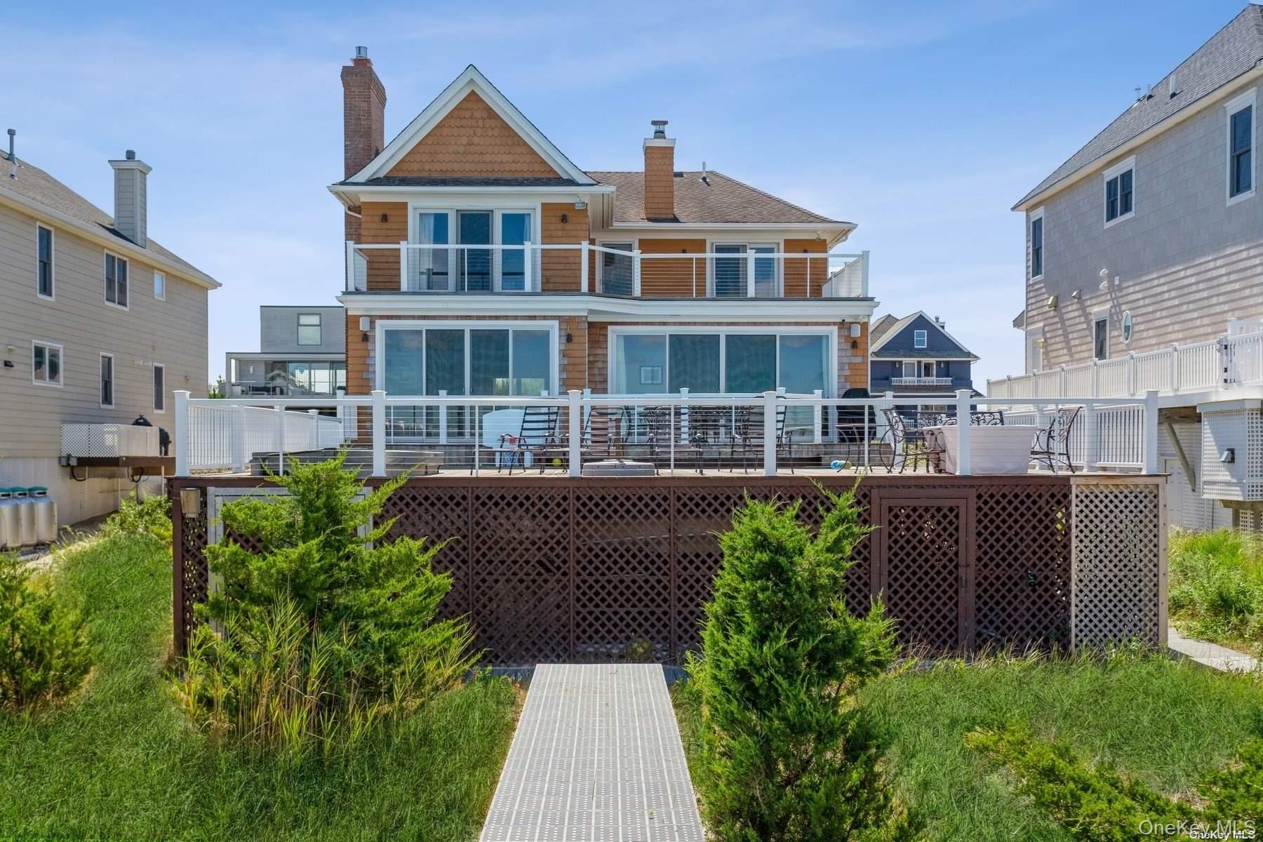 676 Dune Road