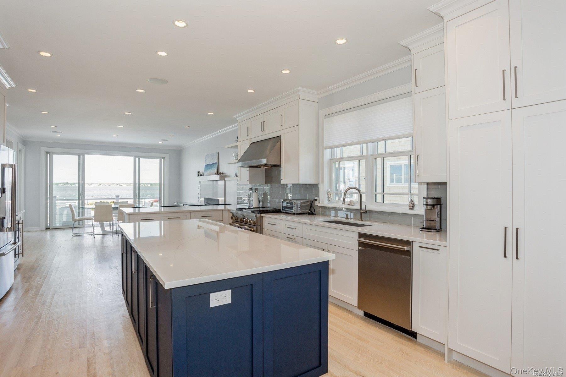 676 Dune Road