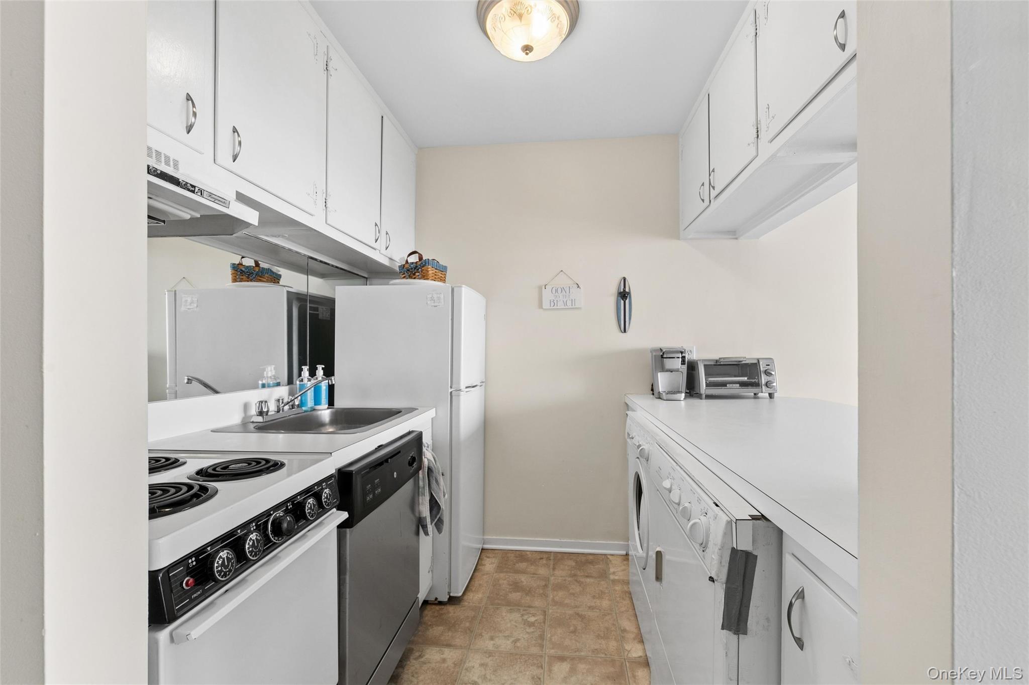 274 Dune Road Unit: 9