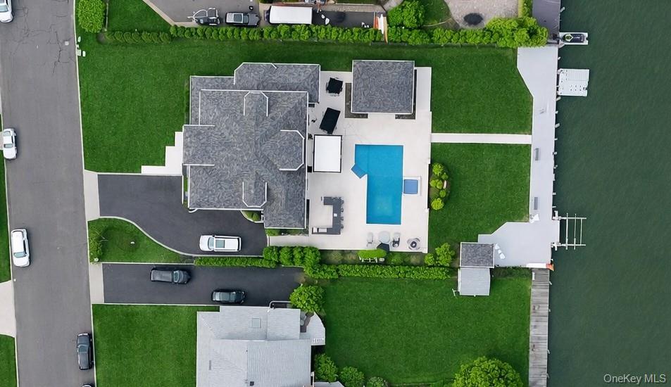 31 Shoal Drive