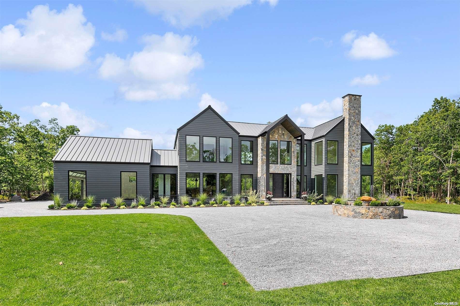 581 Wainscott-Northwest Road