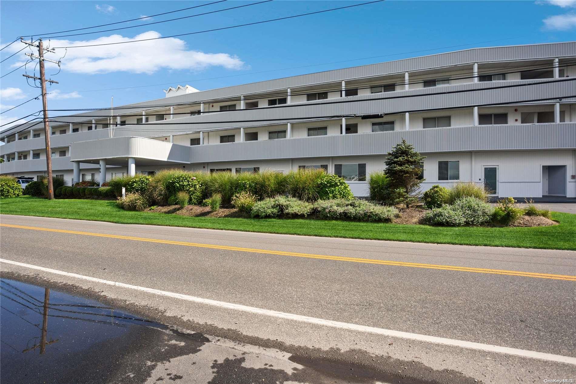 585 Dune Road