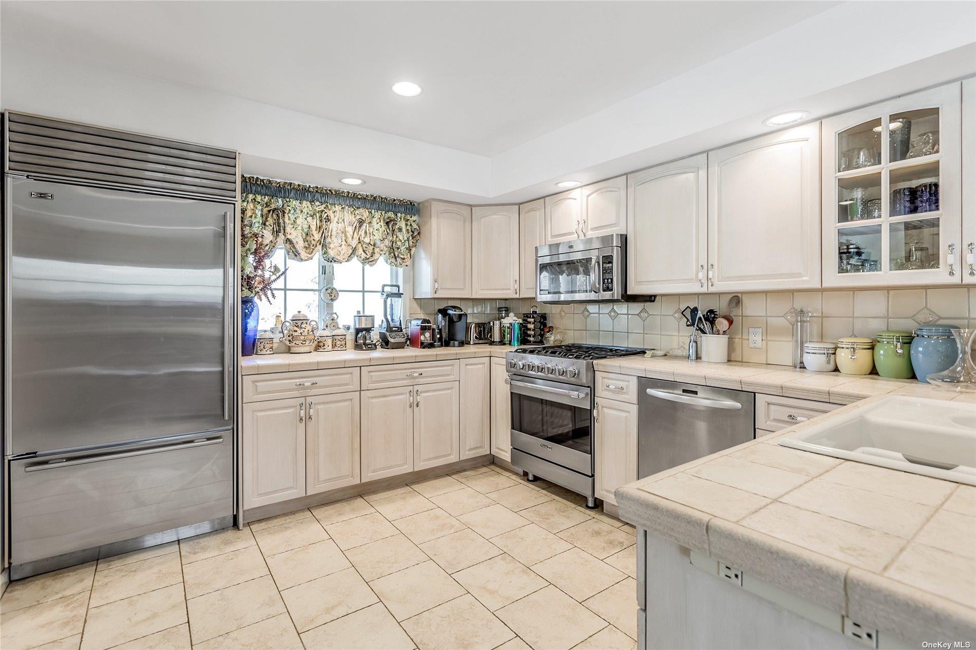 3 Pine Grove Court