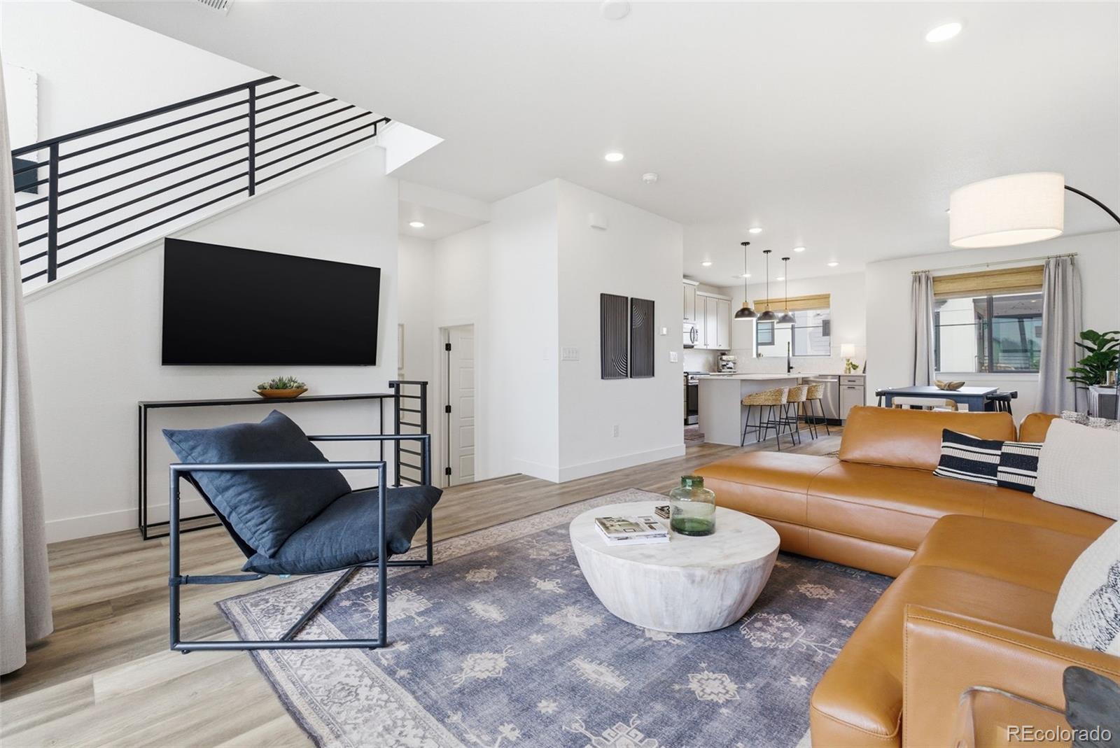 2048 S Holly Street Unit: 5