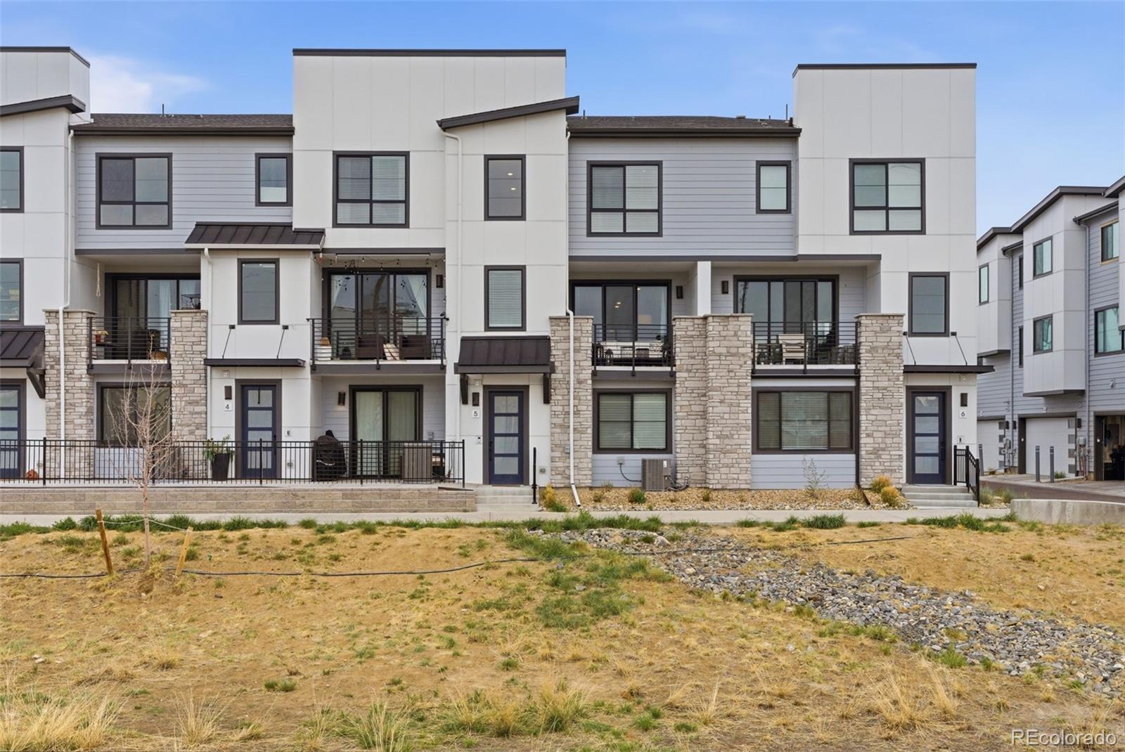 2048 S Holly Street Unit: 5