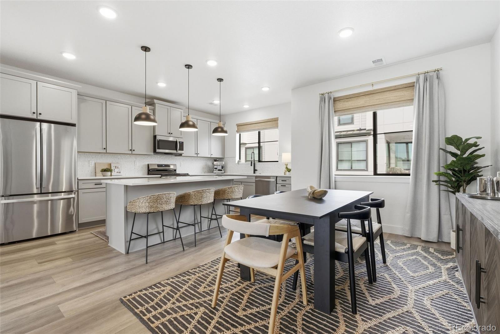 2048 S Holly Street Unit: 5