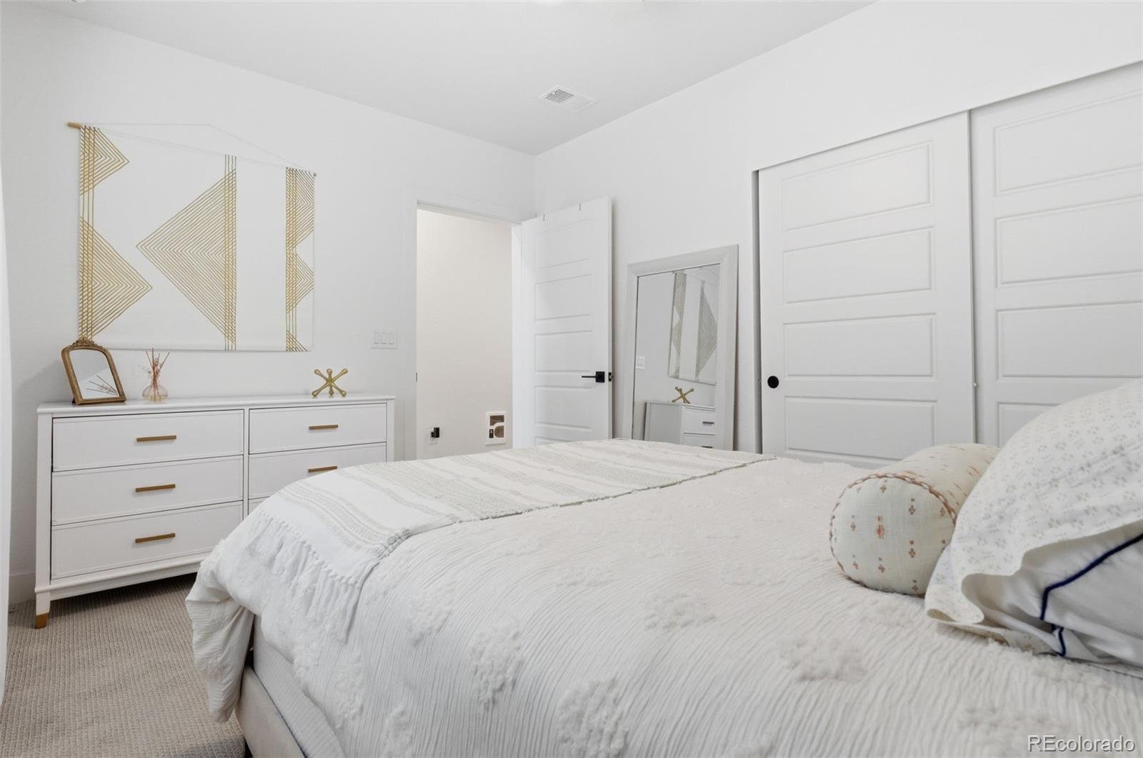 2048 S Holly Street Unit: 5