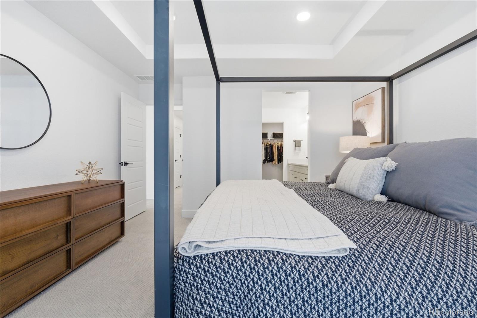 2048 S Holly Street Unit: 5