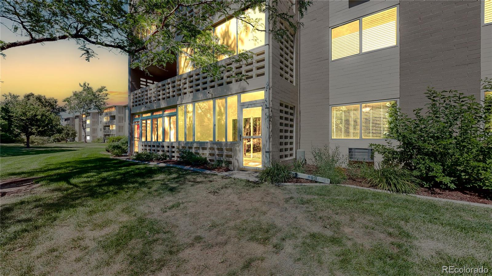 725 S Alton Way Unit: 10A
