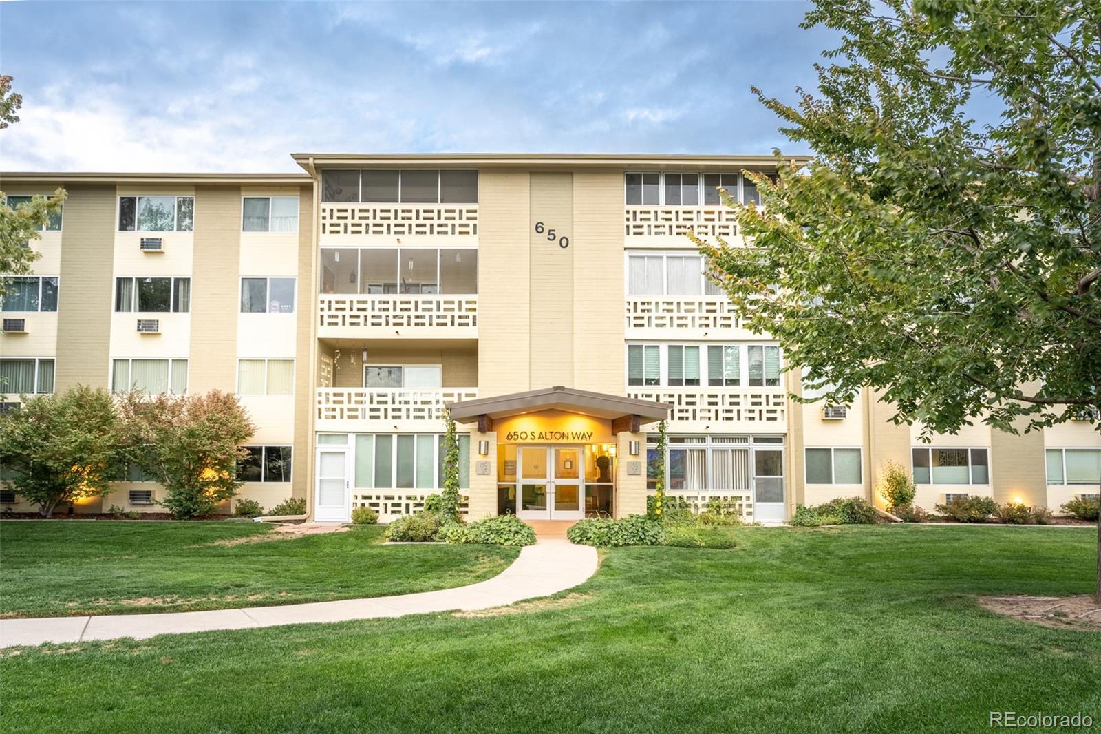 650 S Alton Way Unit: 10C