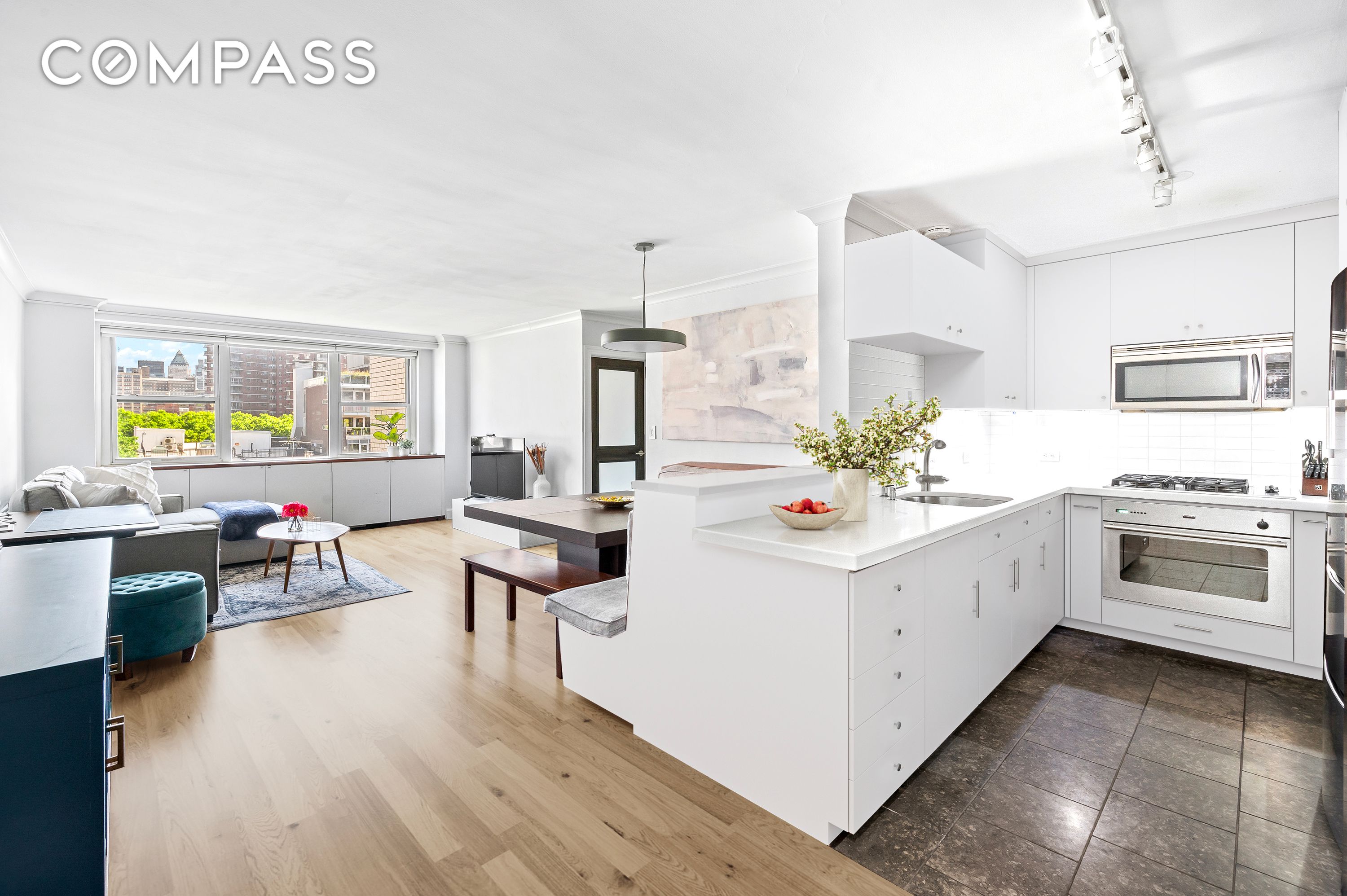 360 W 22nd Street 8K
