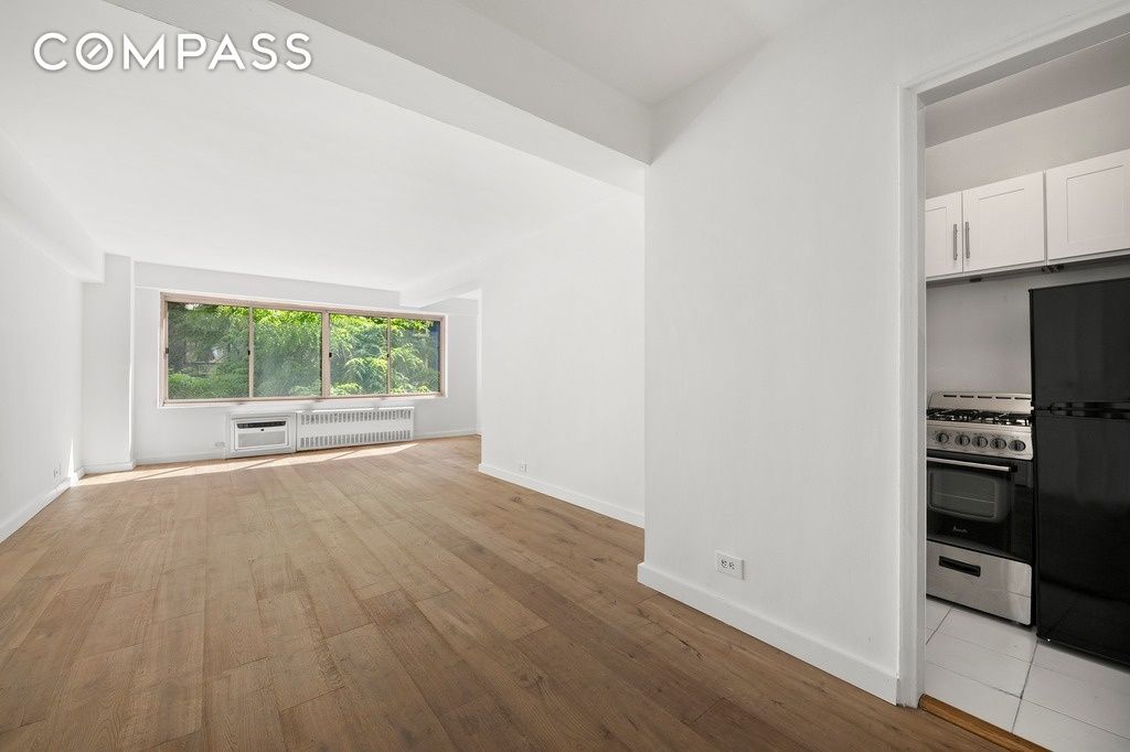 225 E 46th Street 2G
