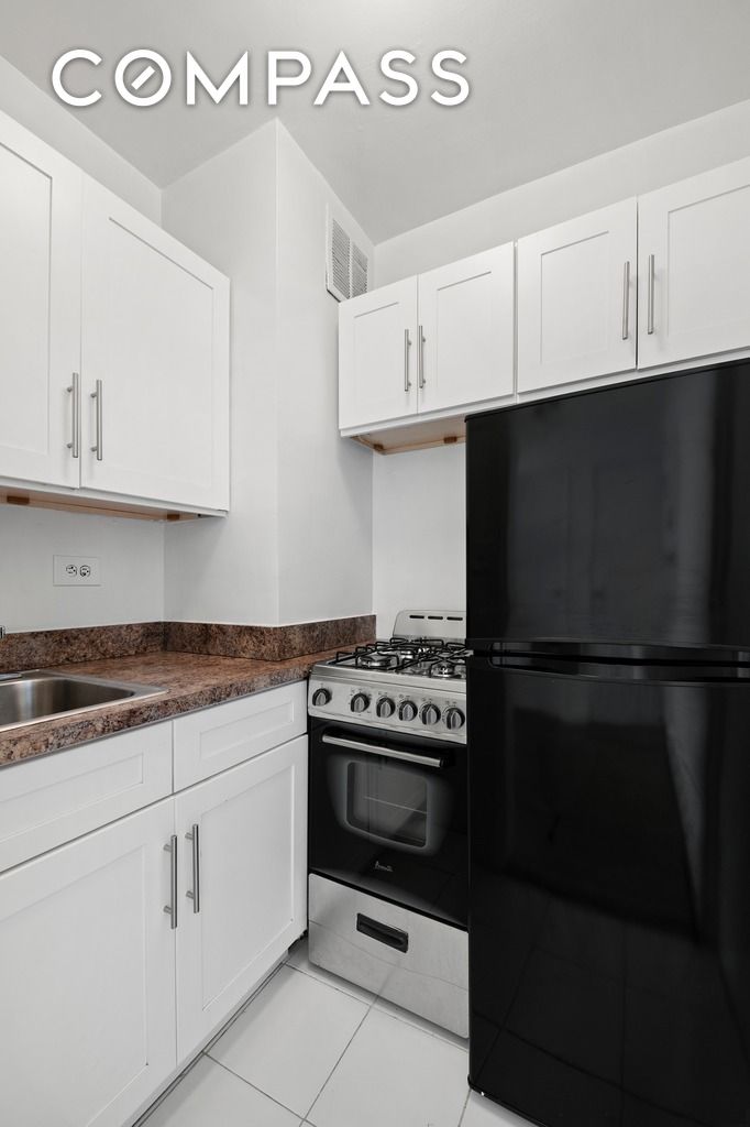 225 E 46th Street 2G