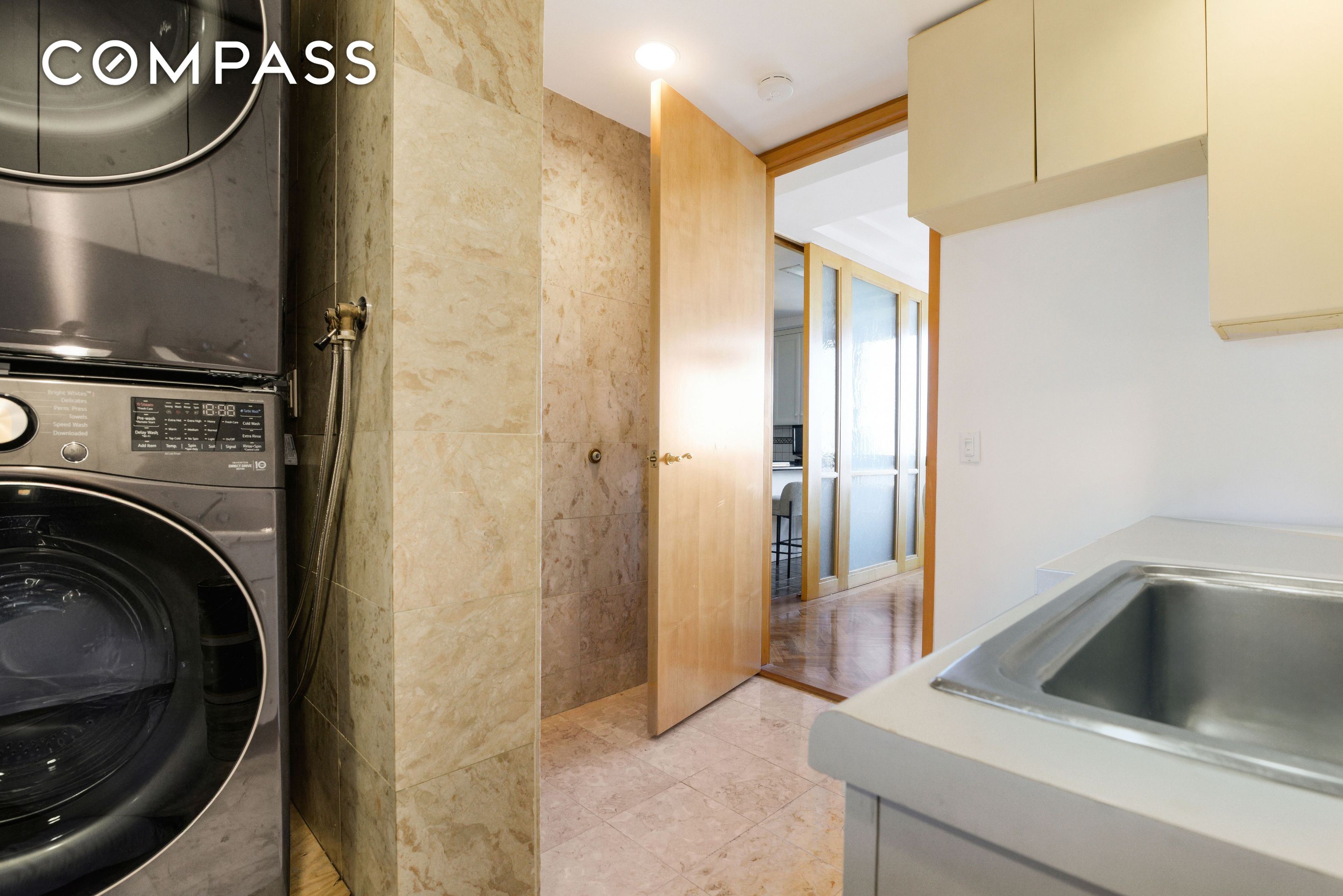 100 United Nations Plaza 38AE