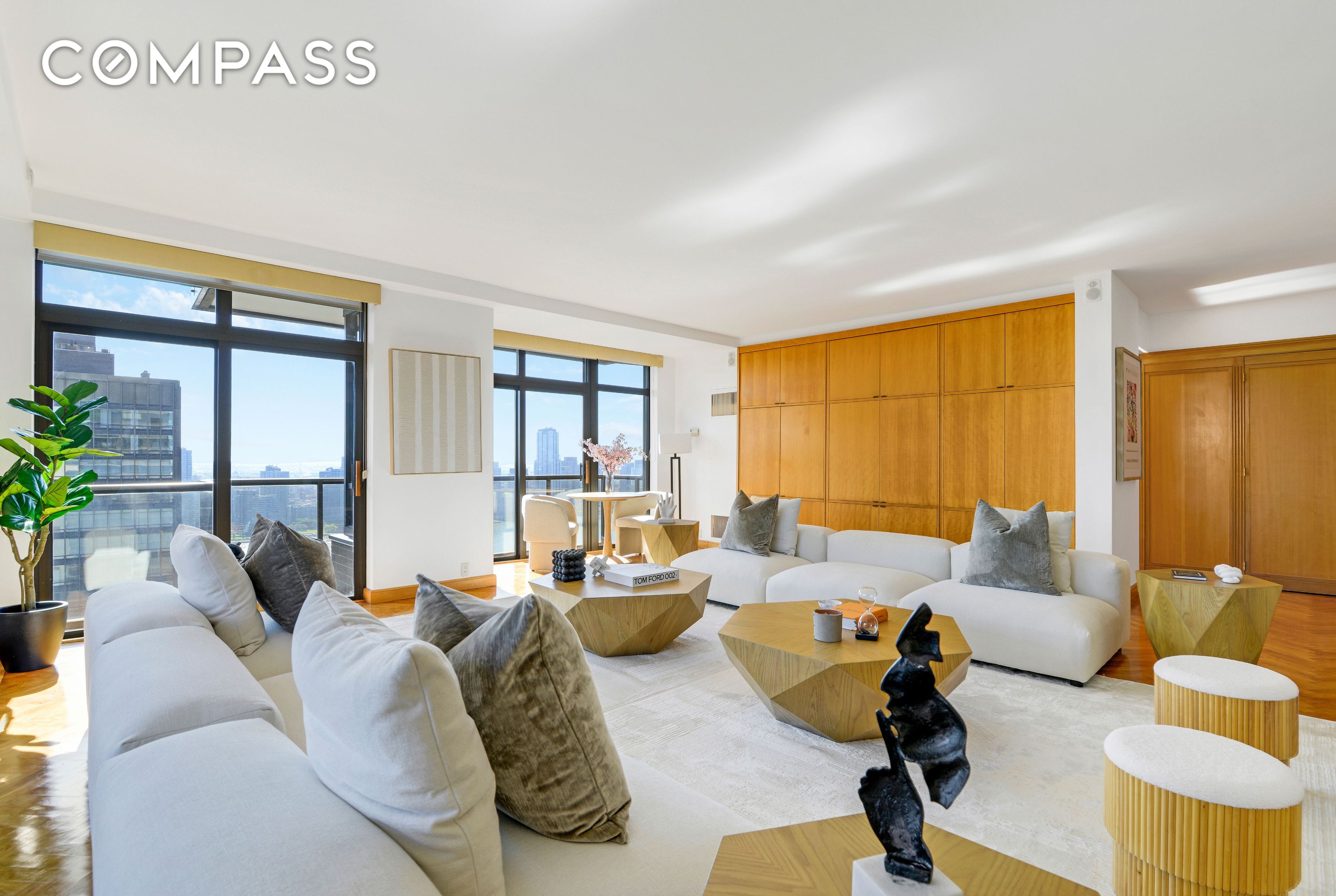 100 United Nations Plaza 38AE