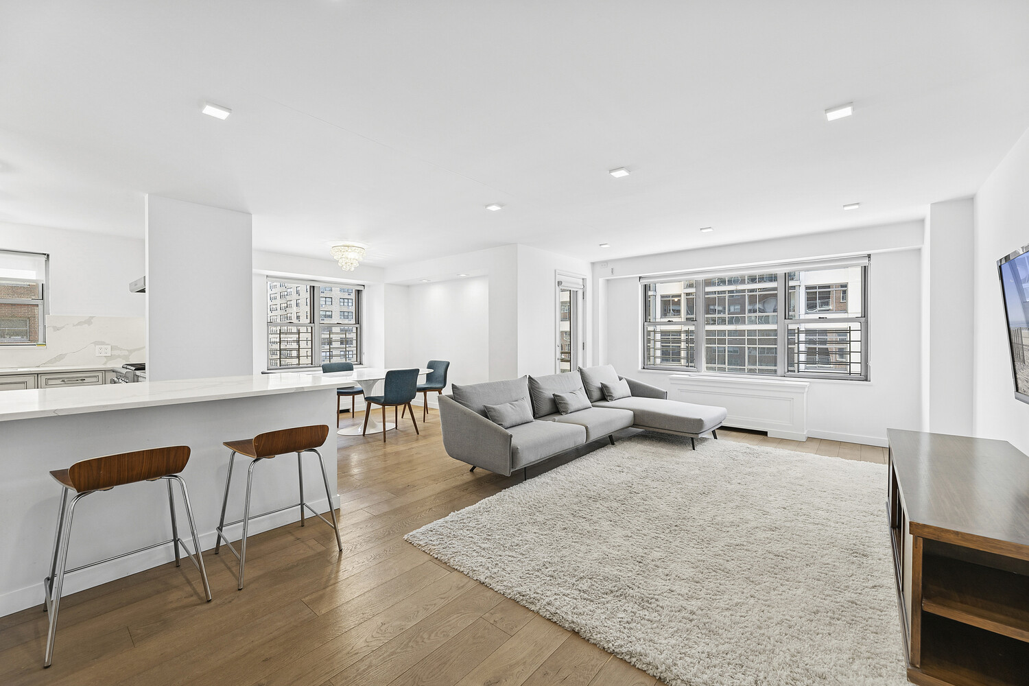 360 E 72ND Street B610