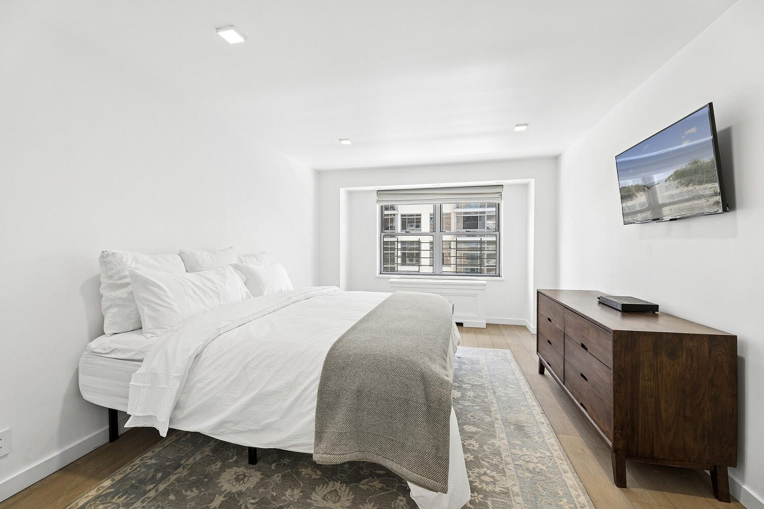 360 E 72ND Street B610