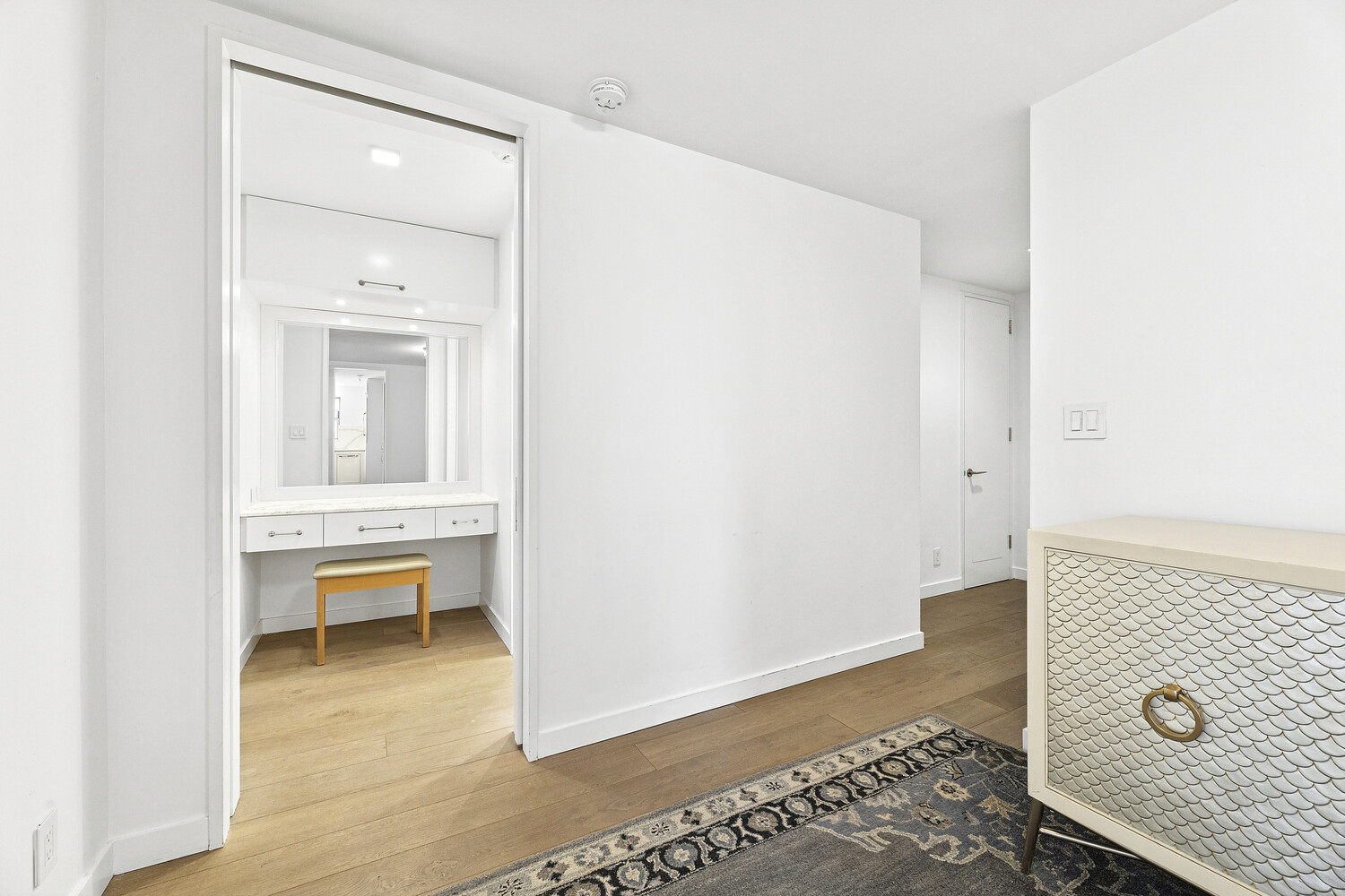 360 E 72ND Street B610