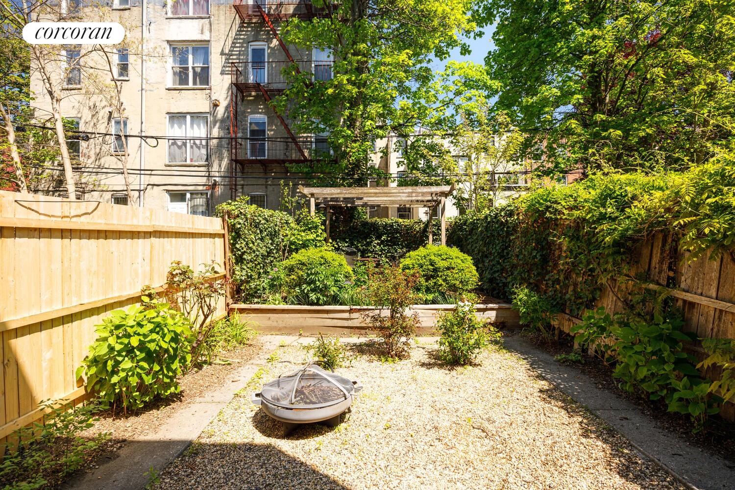 877 PARK Place