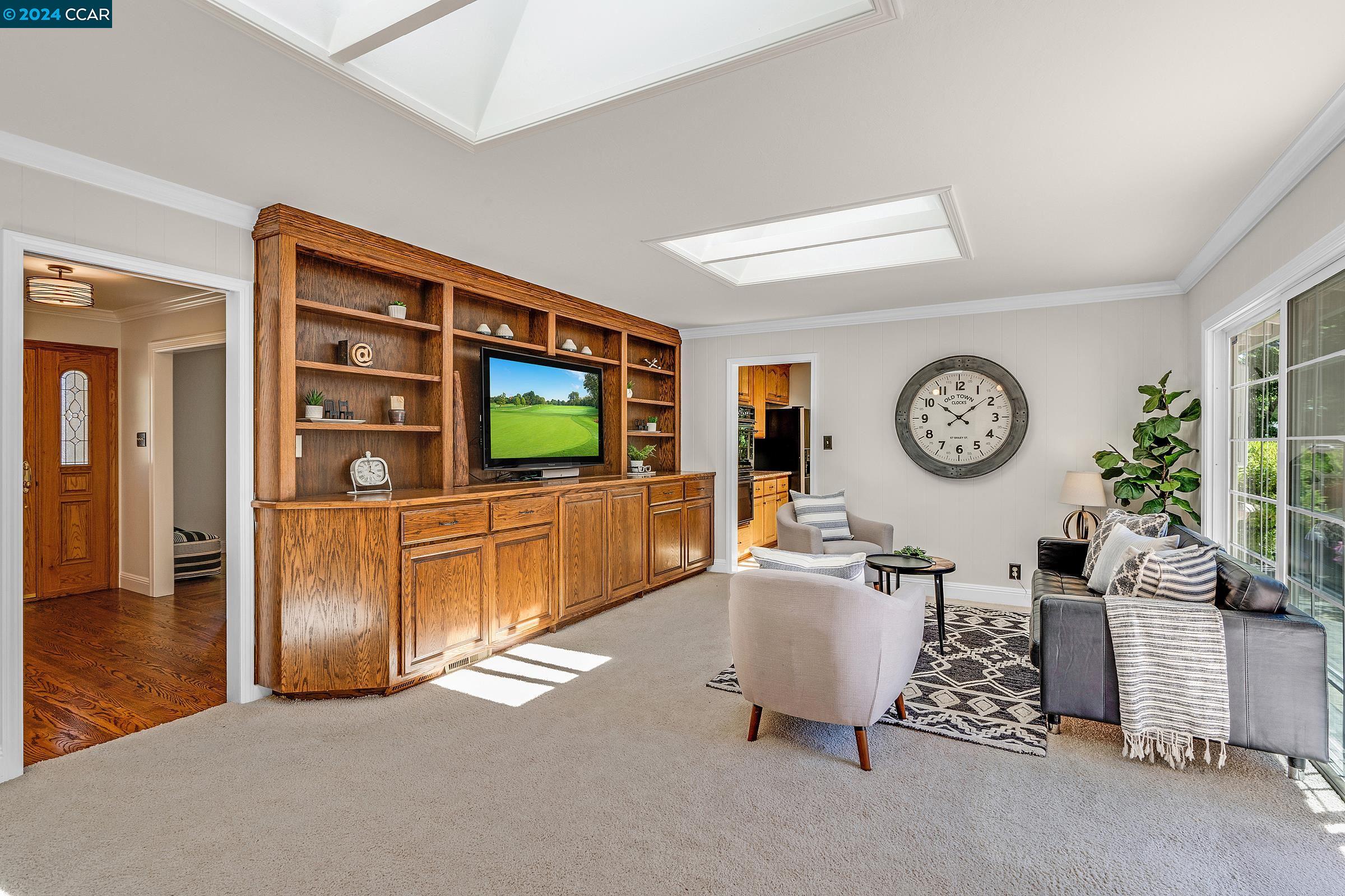 179 Town And Country Dr