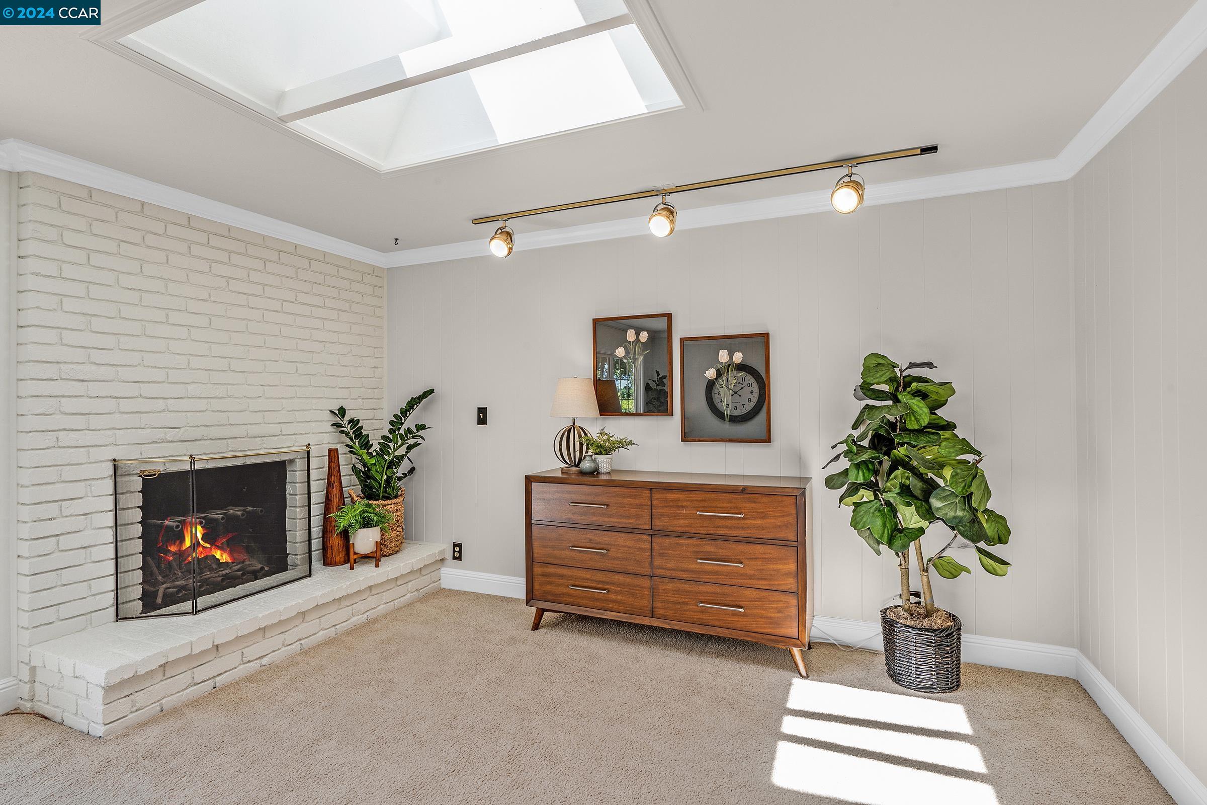 179 Town And Country Dr