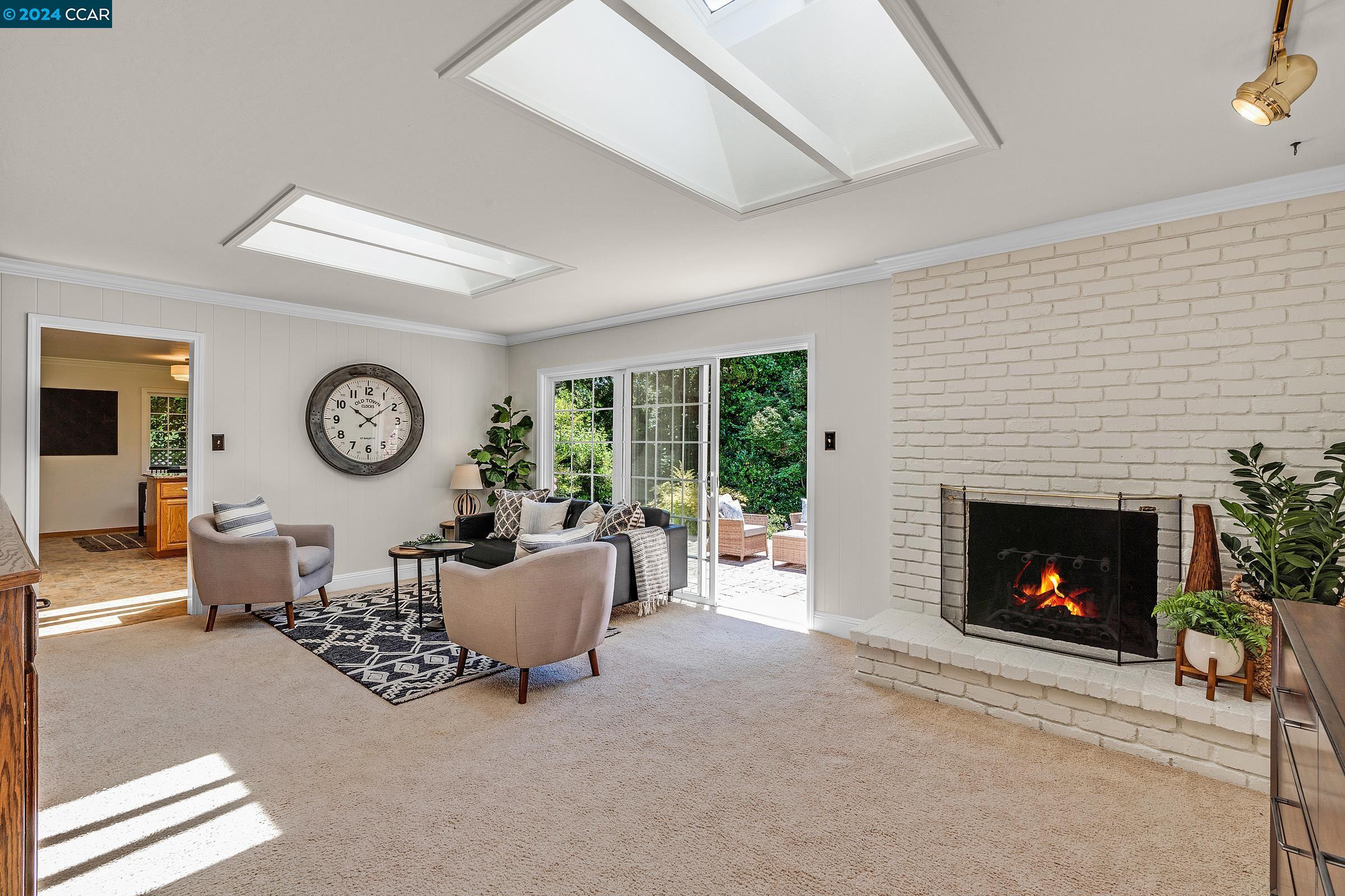 179 Town And Country Dr