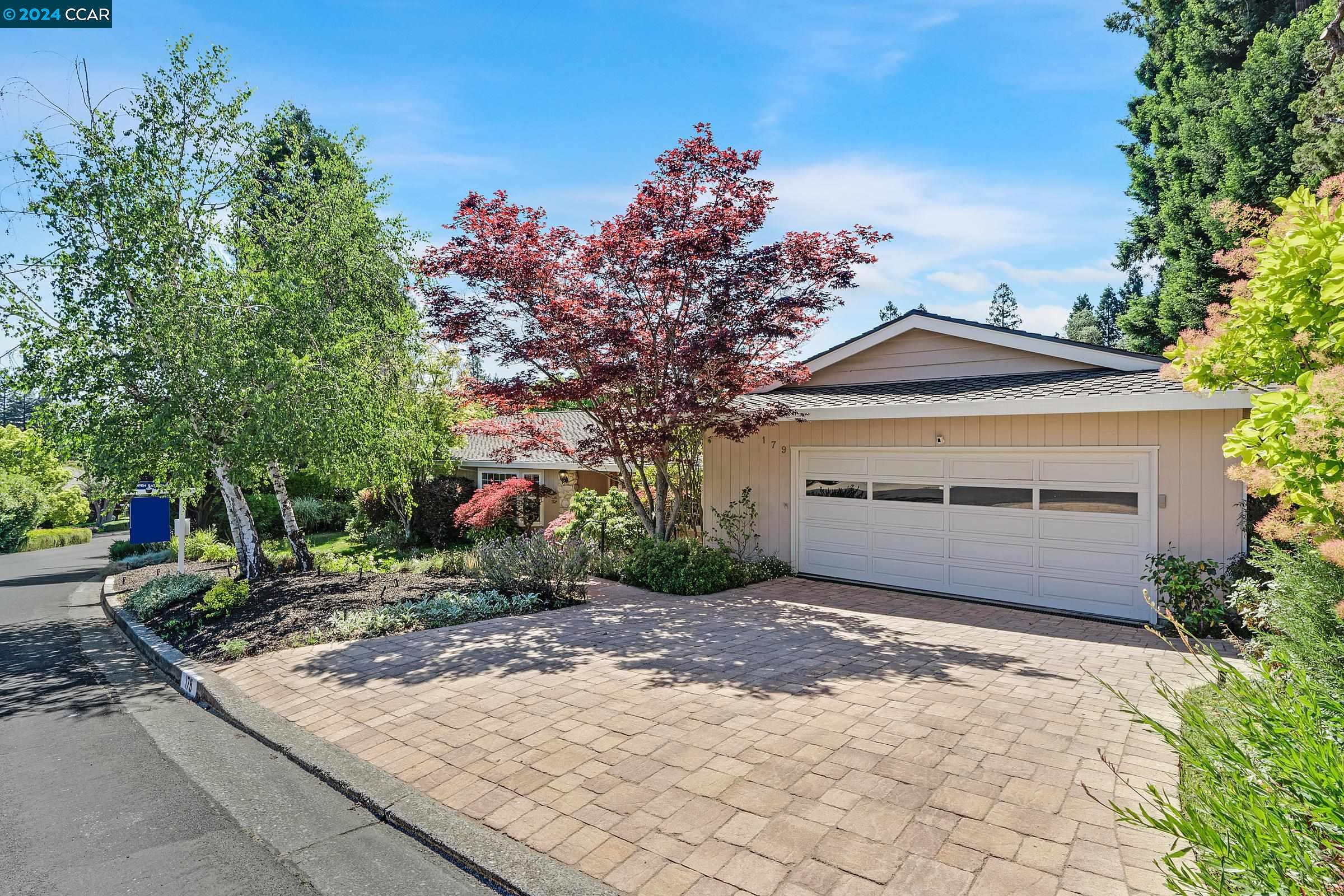 179 Town And Country Dr