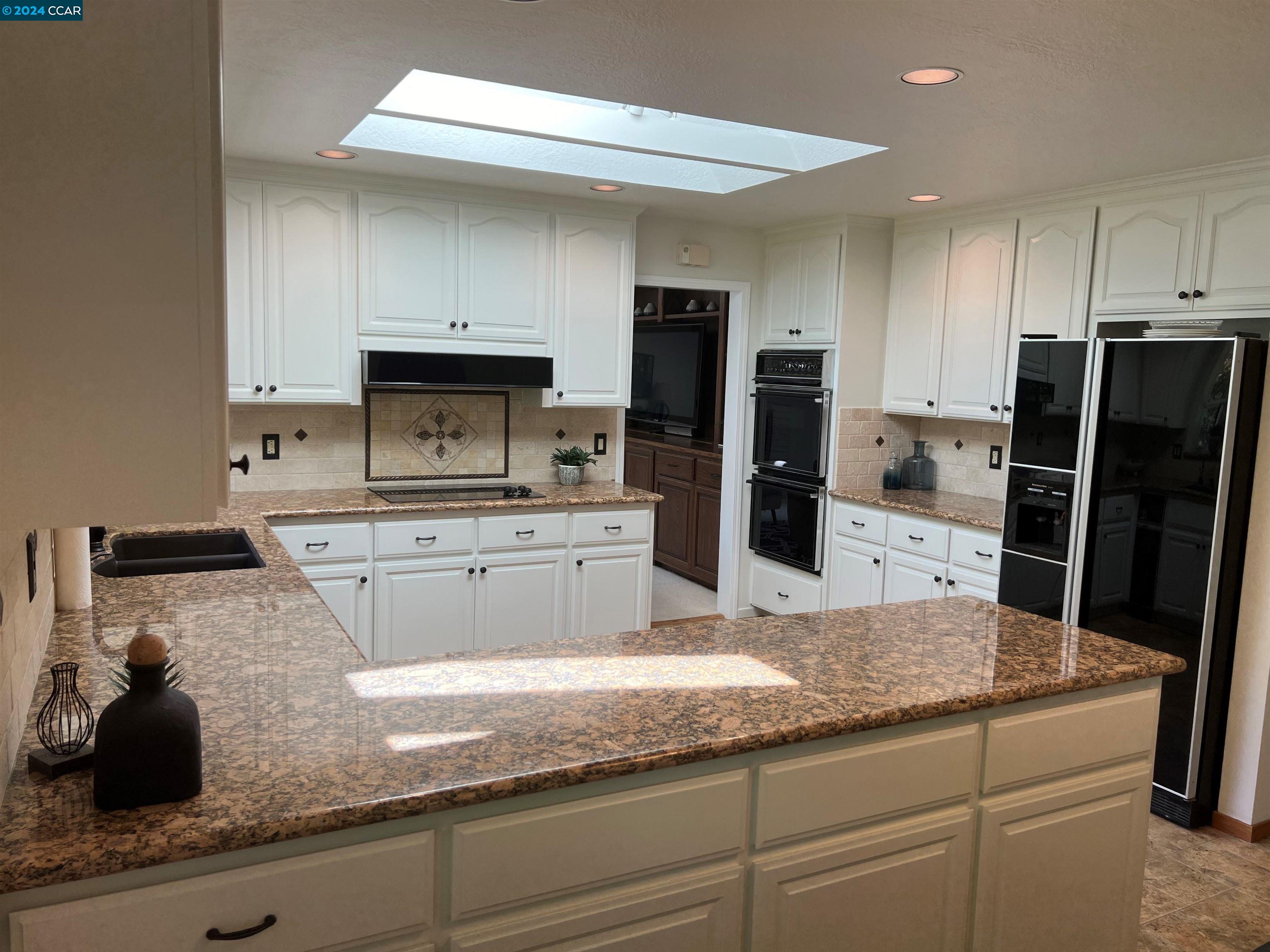 179 Town And Country Dr