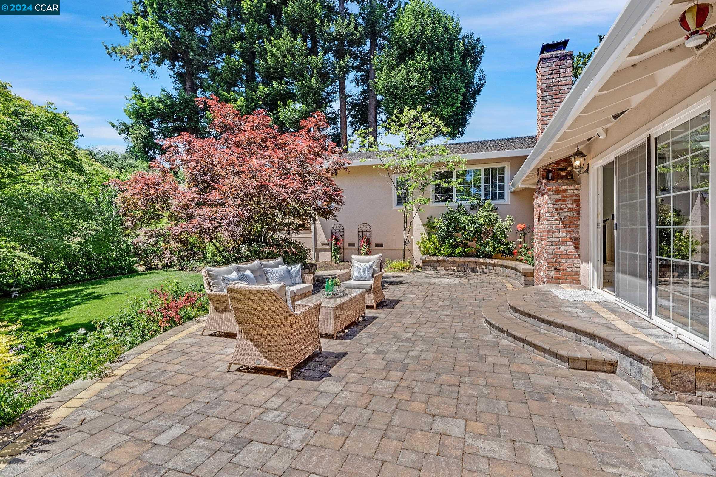 179 Town And Country Dr