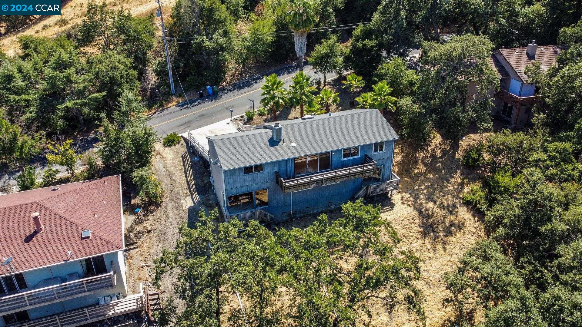 3314 Woodview Dr