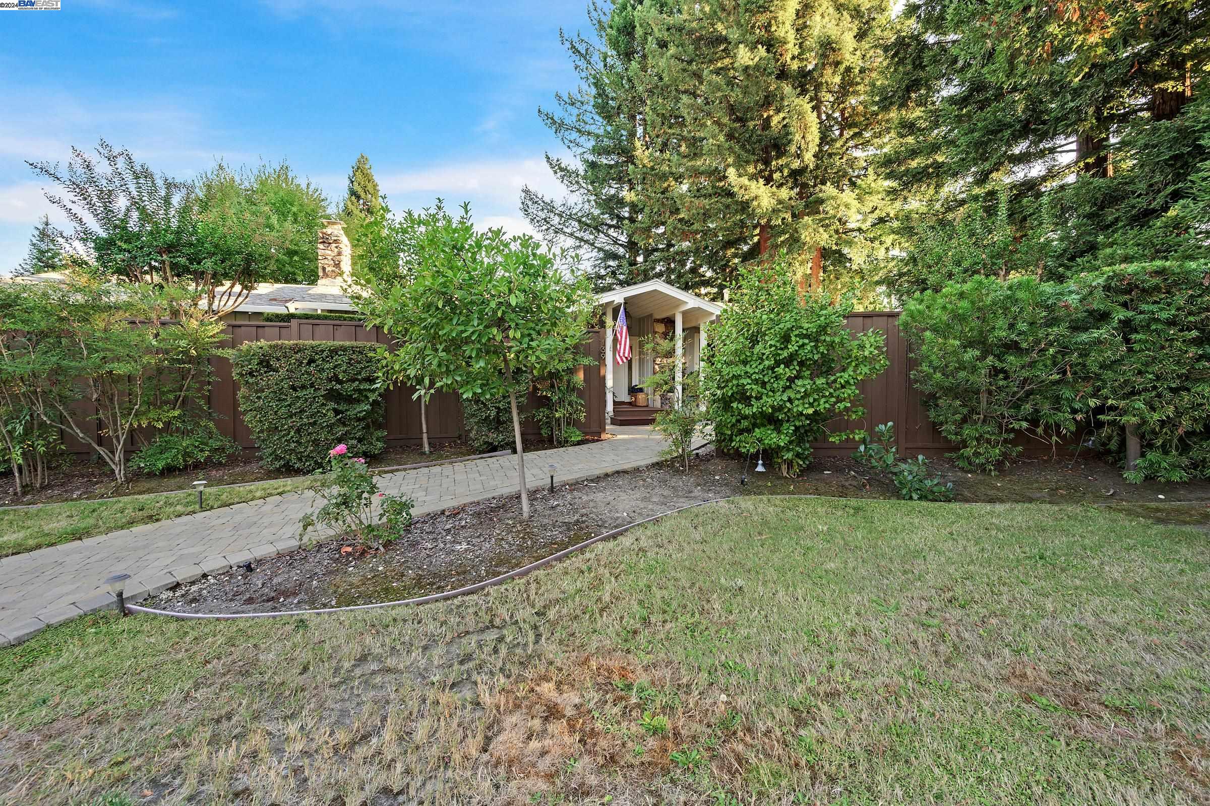139 Paraiso Dr